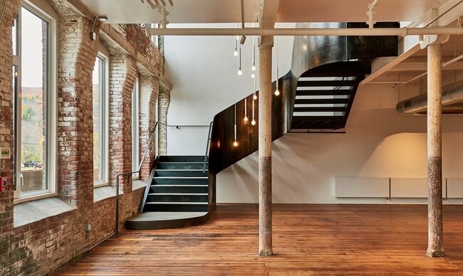 Building Photo - 520 State Rd