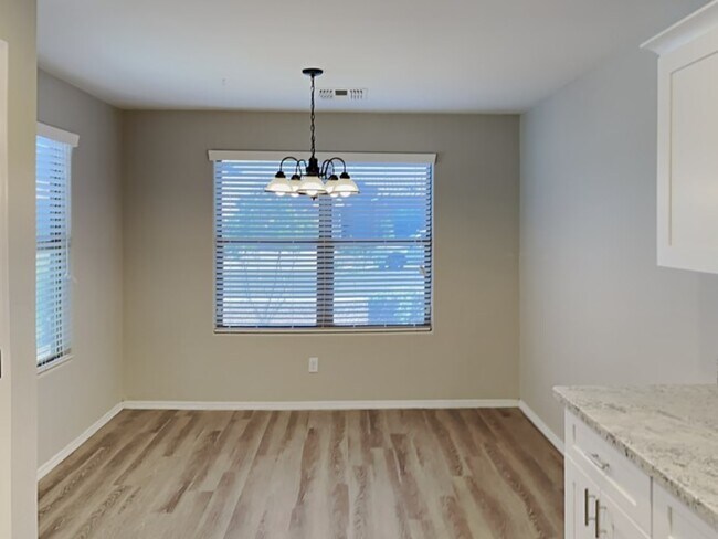 Building Photo - 2170 W Agrarian Hills Dr