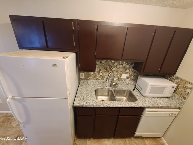 Foto del edificio - 1600 Big Tree Rd