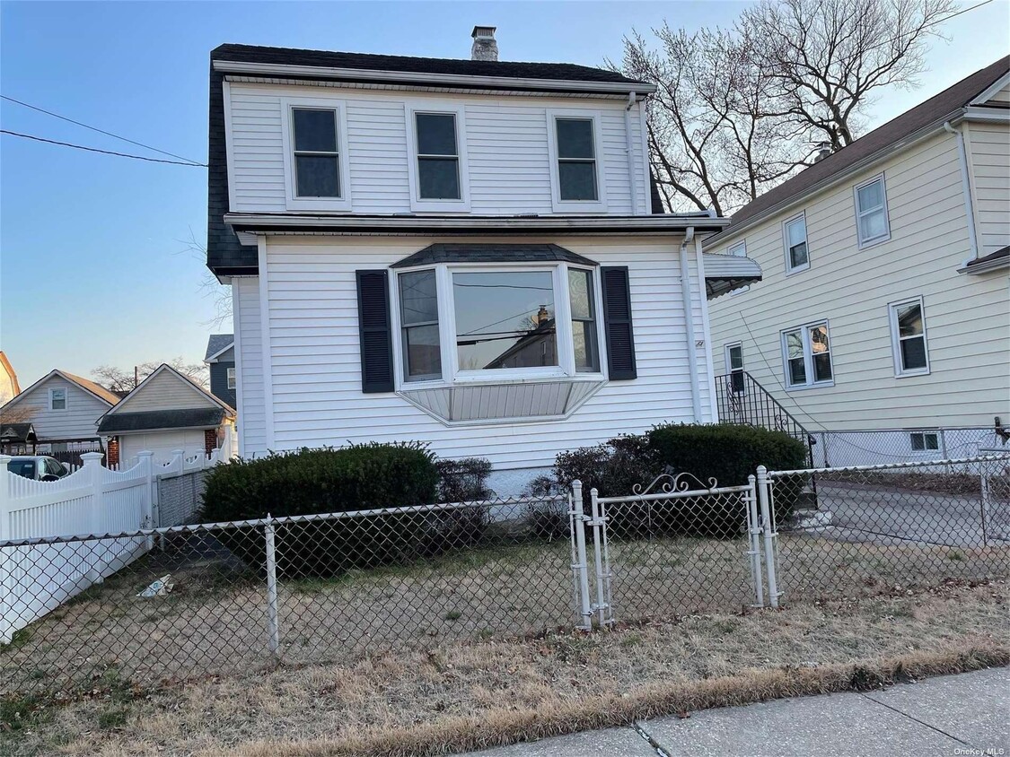Primary Photo - 17 Wood Ln