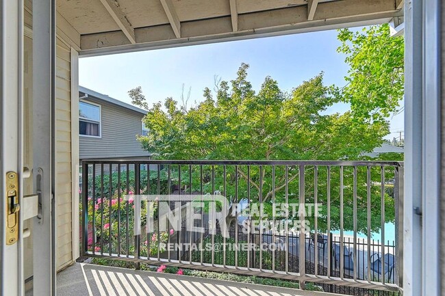 Building Photo - Charming 2-Bedroom Condo in Carmichael