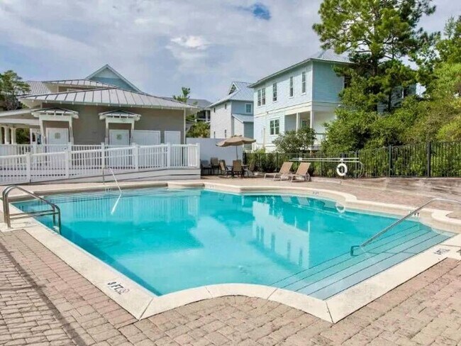 Building Photo - Elegant 4-Bedroom Home in Lakeside at Blue Mountain Beach!