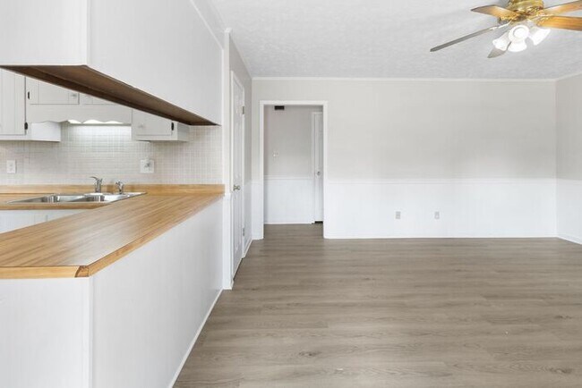 Foto del edificio - 3 Bedroom 1.5 Bath Ranch in Hope Mills