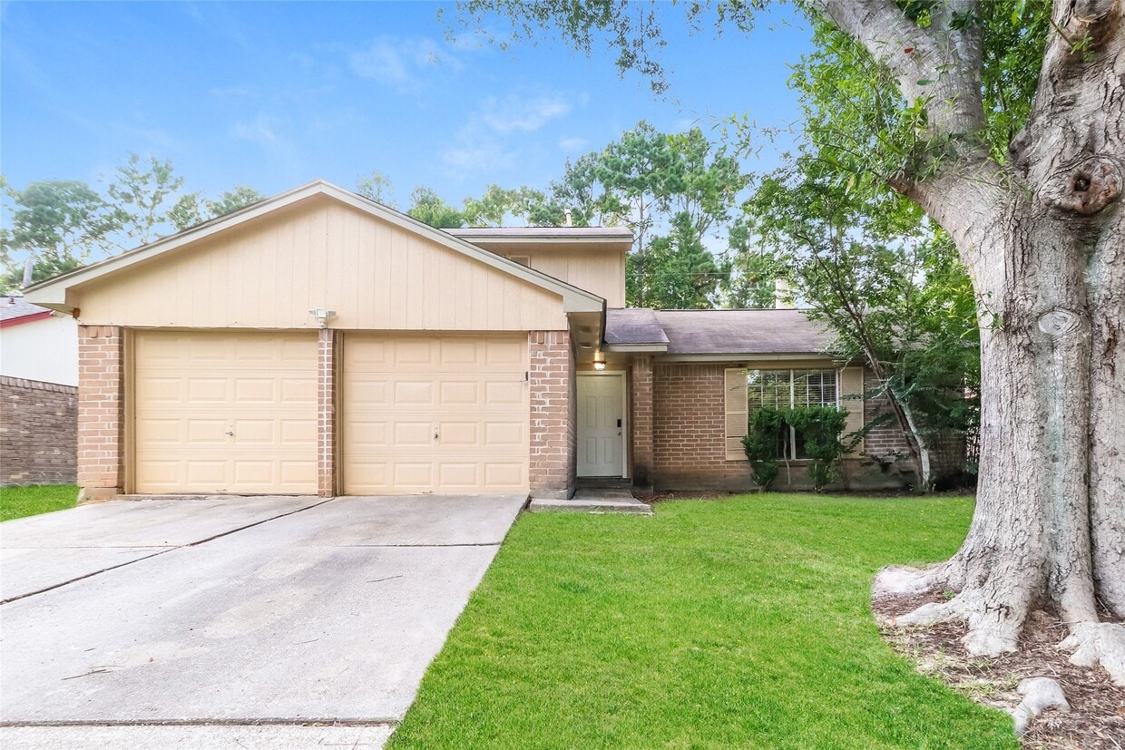 Foto principal - 2227 Lexington Woods Dr