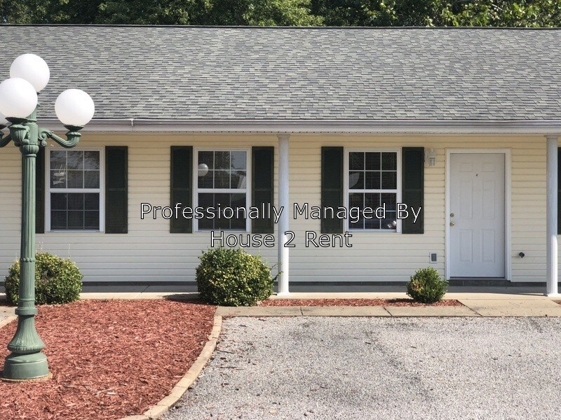 Primary Photo - 605 1/2 Old Creal Springs Rd
