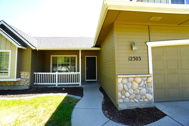 Building Photo - 12303 W Abram Dr