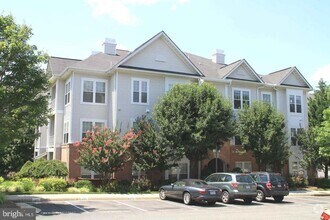Building Photo - 1520 North Point Dr