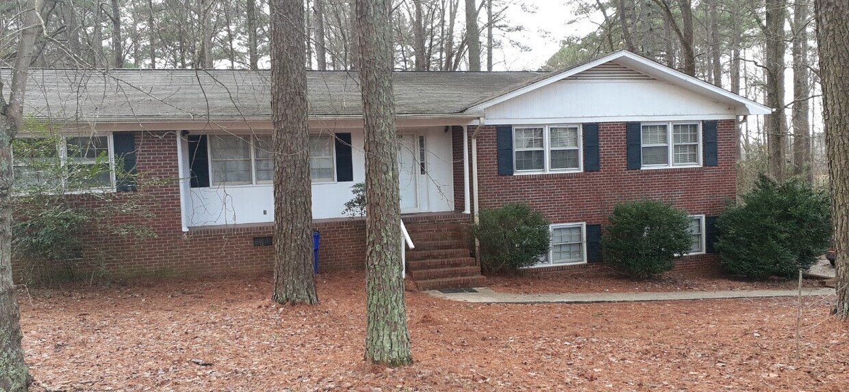 4714 Dairyland Rd Unit B, Hillsborough, NC 27278 Apartments in