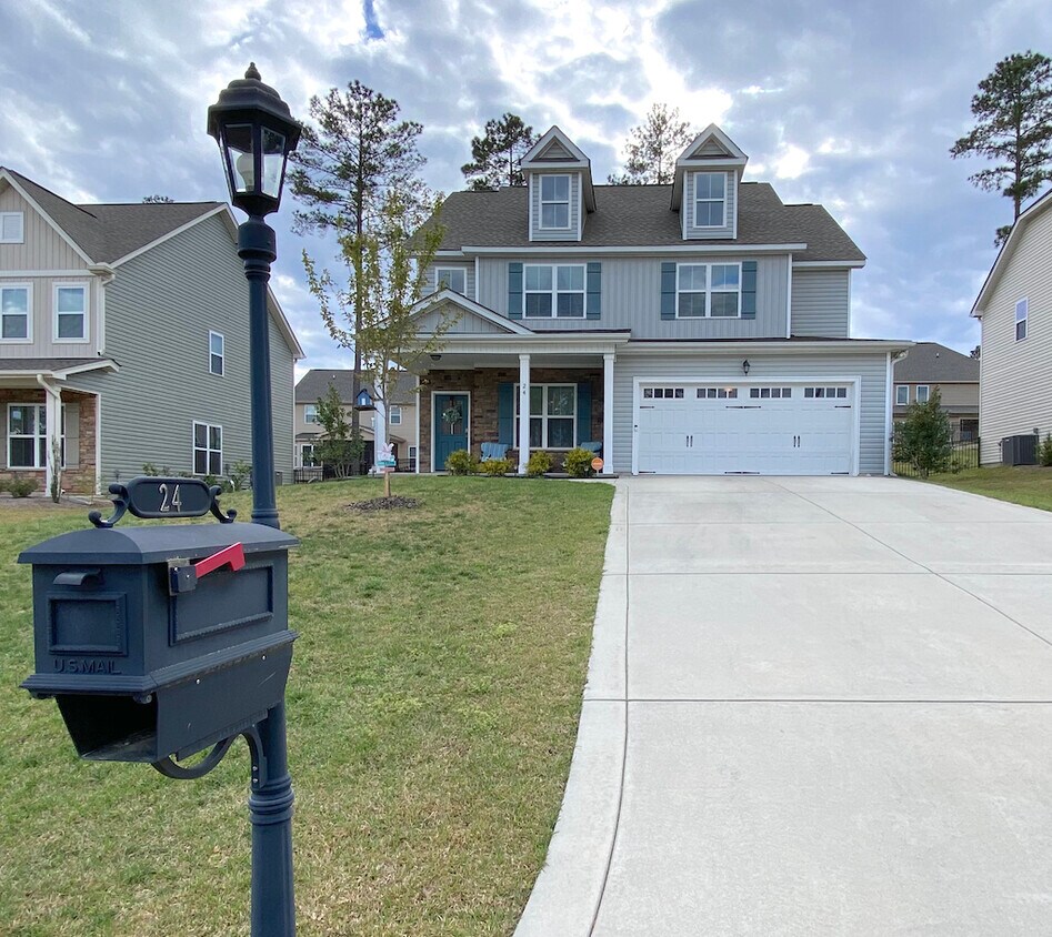 24 Wildlife Bridge Ct, Spring Lake, NC 28390 House for Rent in Spring