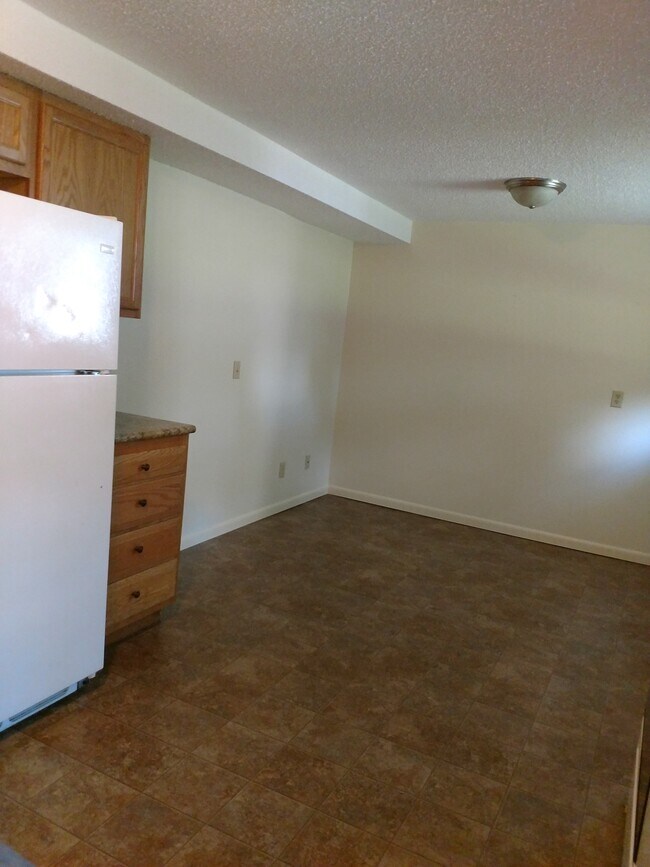 Building Photo - 206 LaChoy Drive