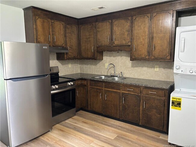 Building Photo - 214 Crabapple Cir