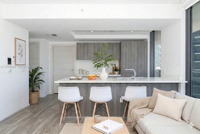 Building Photo - 801 S Miami Ave