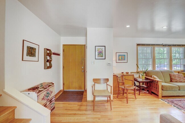 Foto del edificio - - L@@K Granite, Hardwood, Washer/Dryer, Di...