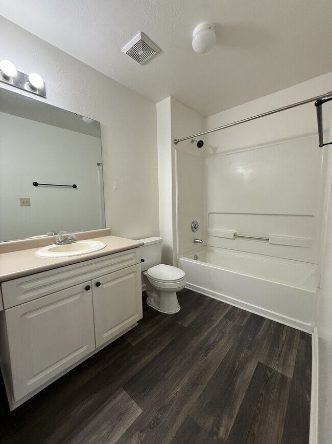 Foto del edificio - 14 Hamiltons Bay Ct