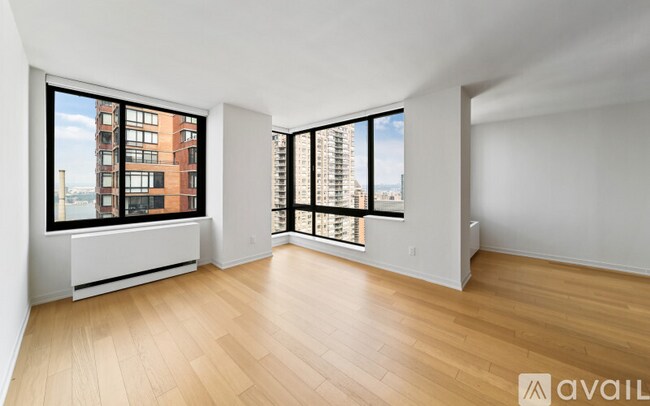 Building Photo - 1 Columbus Pl