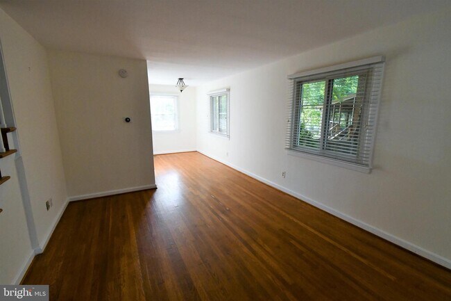 Building Photo - 41 Underwood Pl
