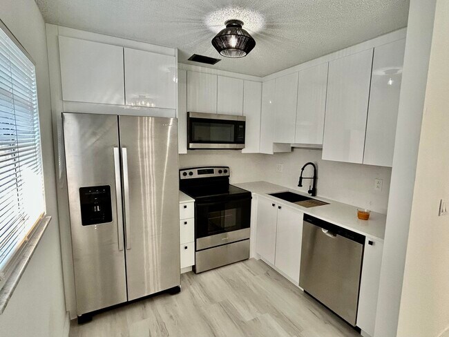 Building Photo - 90 Crooked Tree Ln