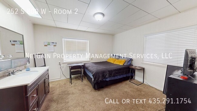 Building Photo - 252 S 800 W