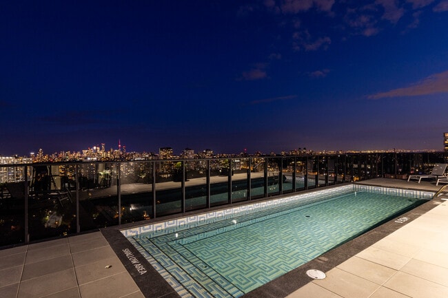 Rooftop Pool - The Whitney on Redpath