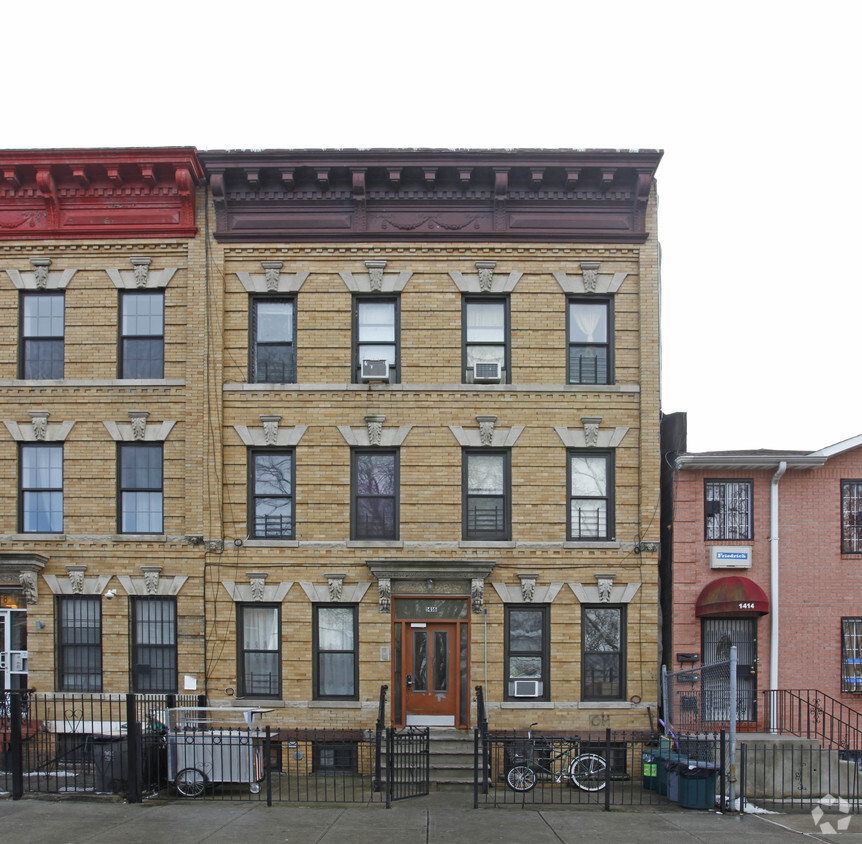 Building Photo - 1416 Putnam Ave