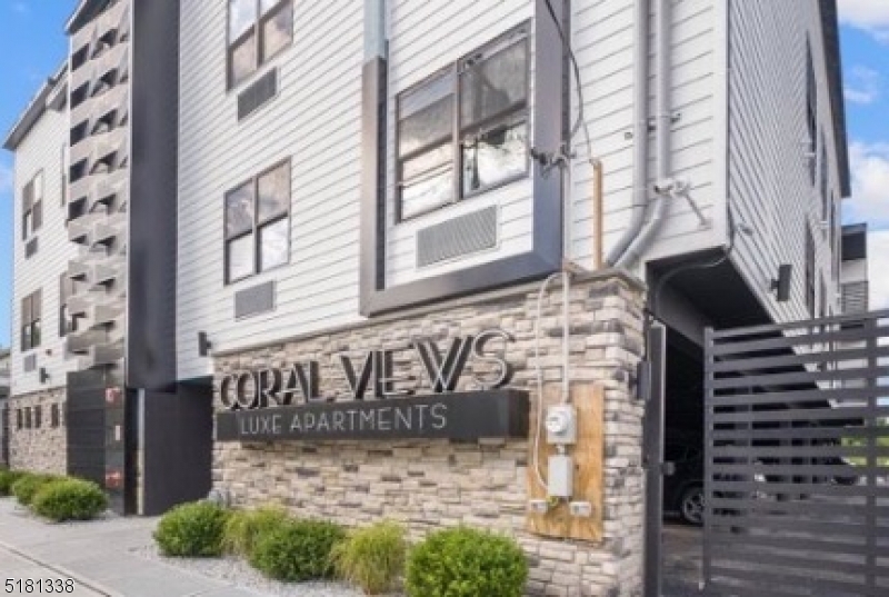 Foto principal - 90 Coral St