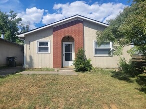 Building Photo - 3388 Royal Wood Rd