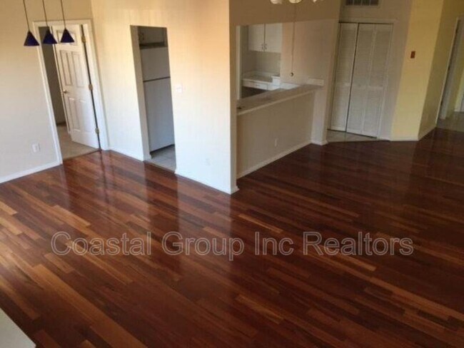 Foto del edificio - 2325 W Great Neck Rd