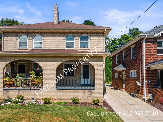 Building Photo - 747 Shady Dr E