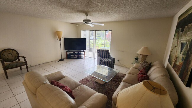 Foto del edificio - 171 Deer Creek Blvd