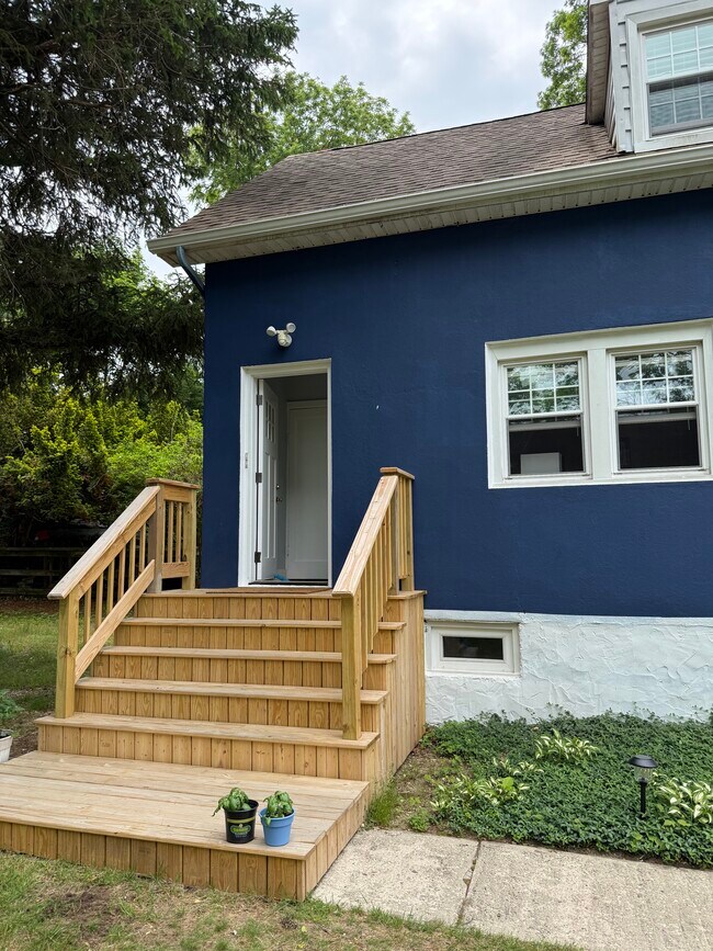 Building Photo - 143 Beaver Dr