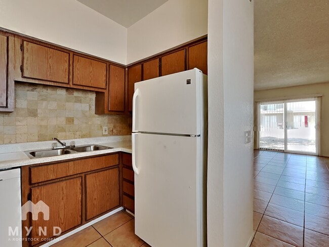 Foto del edificio - 2828 E Tierra Buena Ln
