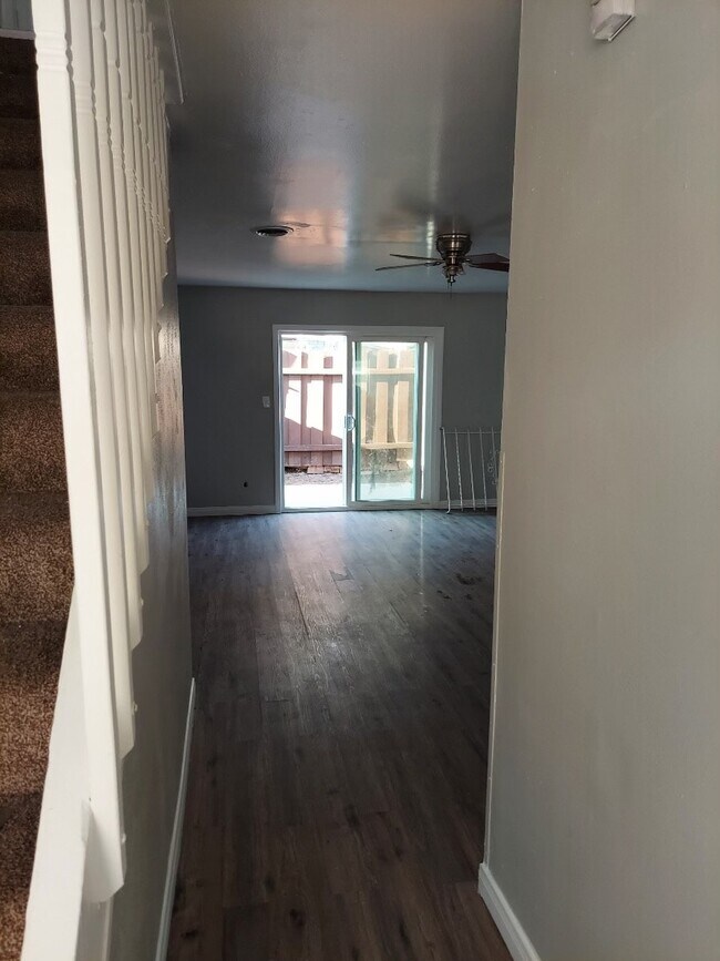 Foto del edificio - 458 Grand Avenue, Unit D
