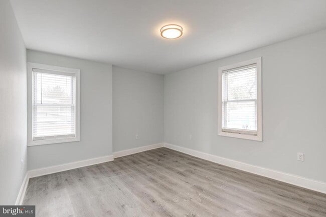 Foto del edificio - 610 E 9th St