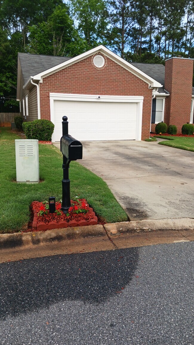 Building Photo - 135 Wexford Ct
