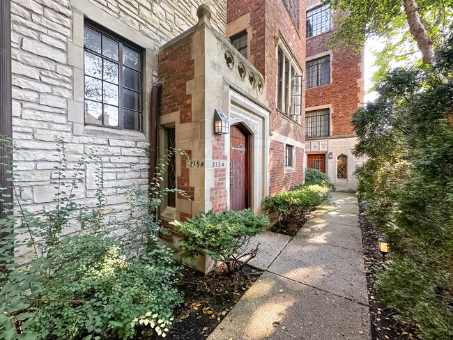 Building Photo - 815A Forest Ave
