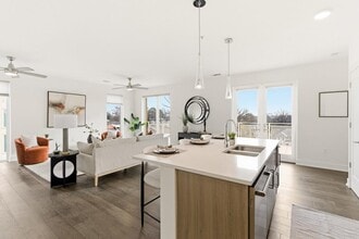 Building Photo - 775 Juniper St NE