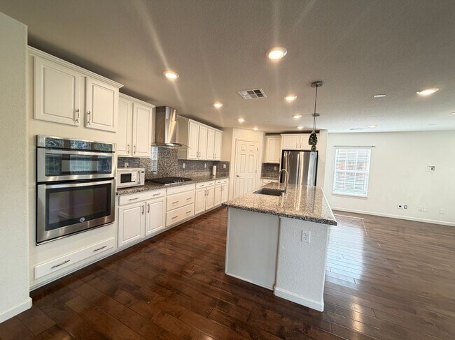 Building Photo - 9940 Asilomar Ln