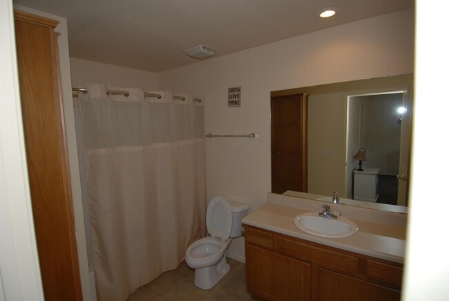 Building Photo - 2355 Skyler Dr