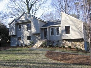 Building Photo - 516 Faith St