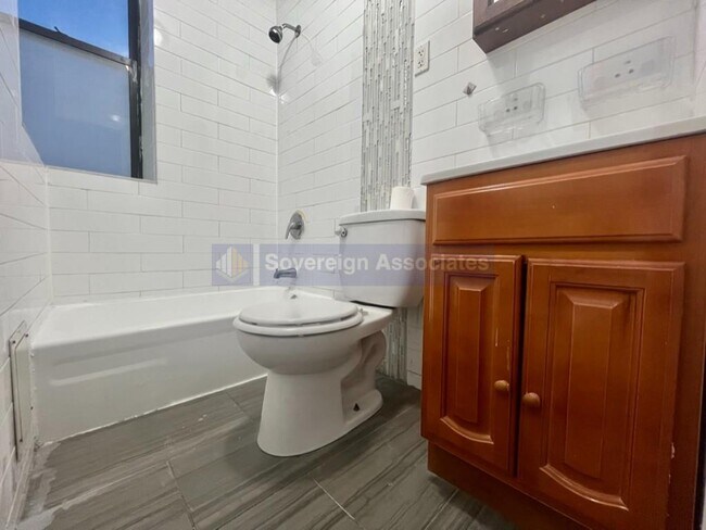 Foto del edificio - 301 W 141st St