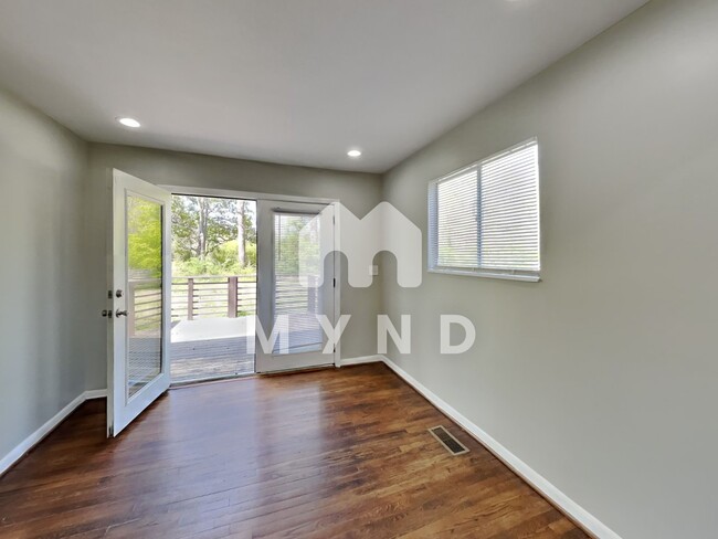 Building Photo - 212 7th Ave