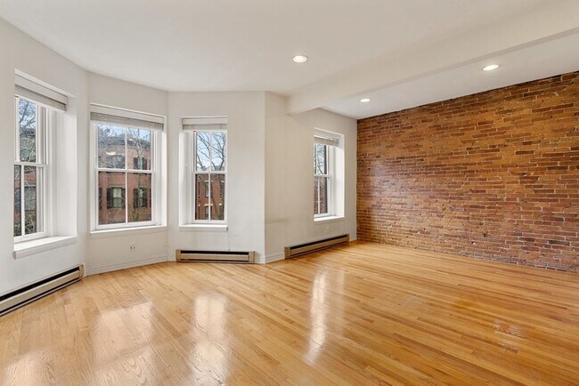 Building Photo - 20 Claremont Park