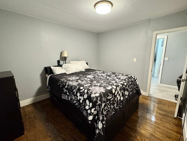 Building Photo - 123 Thorndike St