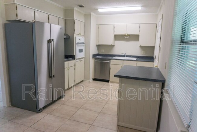 Building Photo - 1225 Parktown Dr