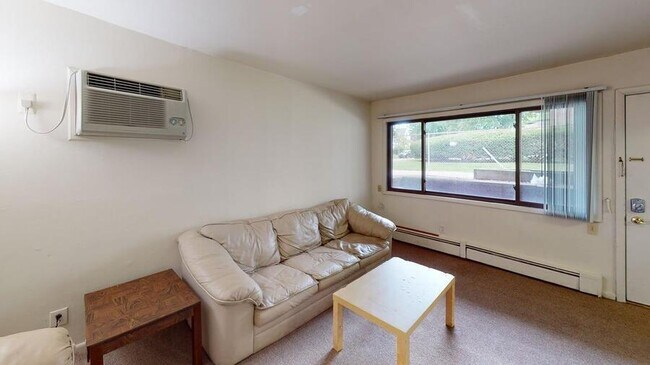 Building Photo - 839 Tappan Ave