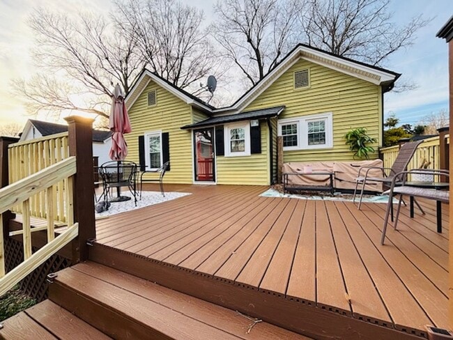 Foto del edificio - 109 S Rose Ave