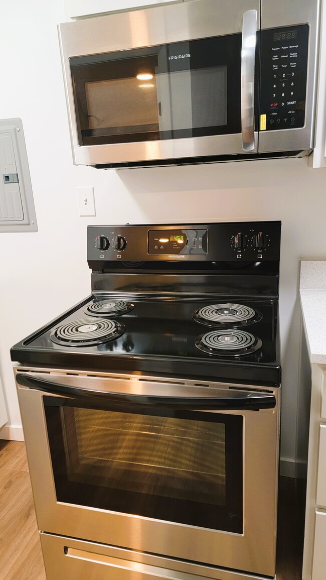 Electric Range-studio - Skyview Terrace