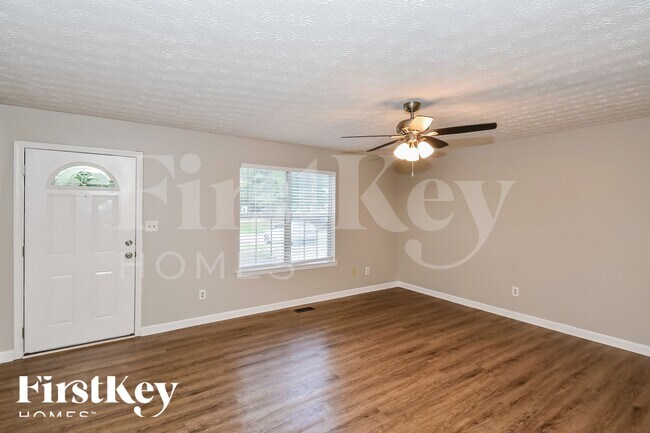 Building Photo - 176 Shadow Wood Dr