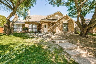 Building Photo - 8805 Wood Glen Dr