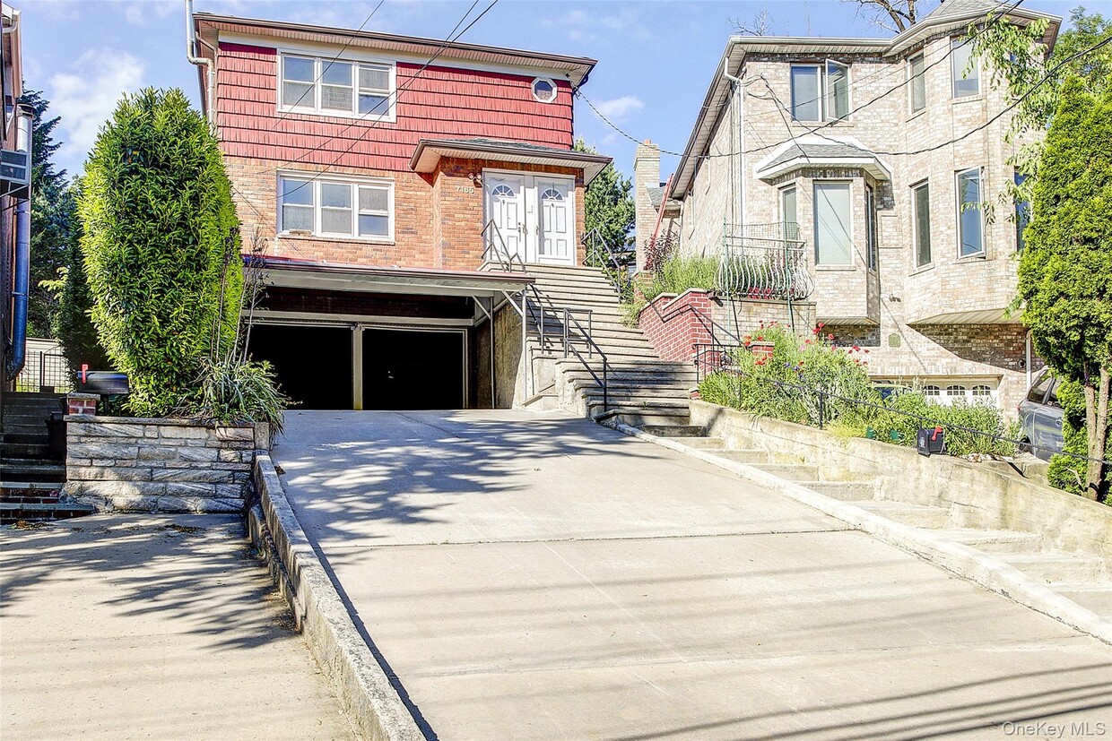 Primary Photo - 71-65 Douglaston Pkwy